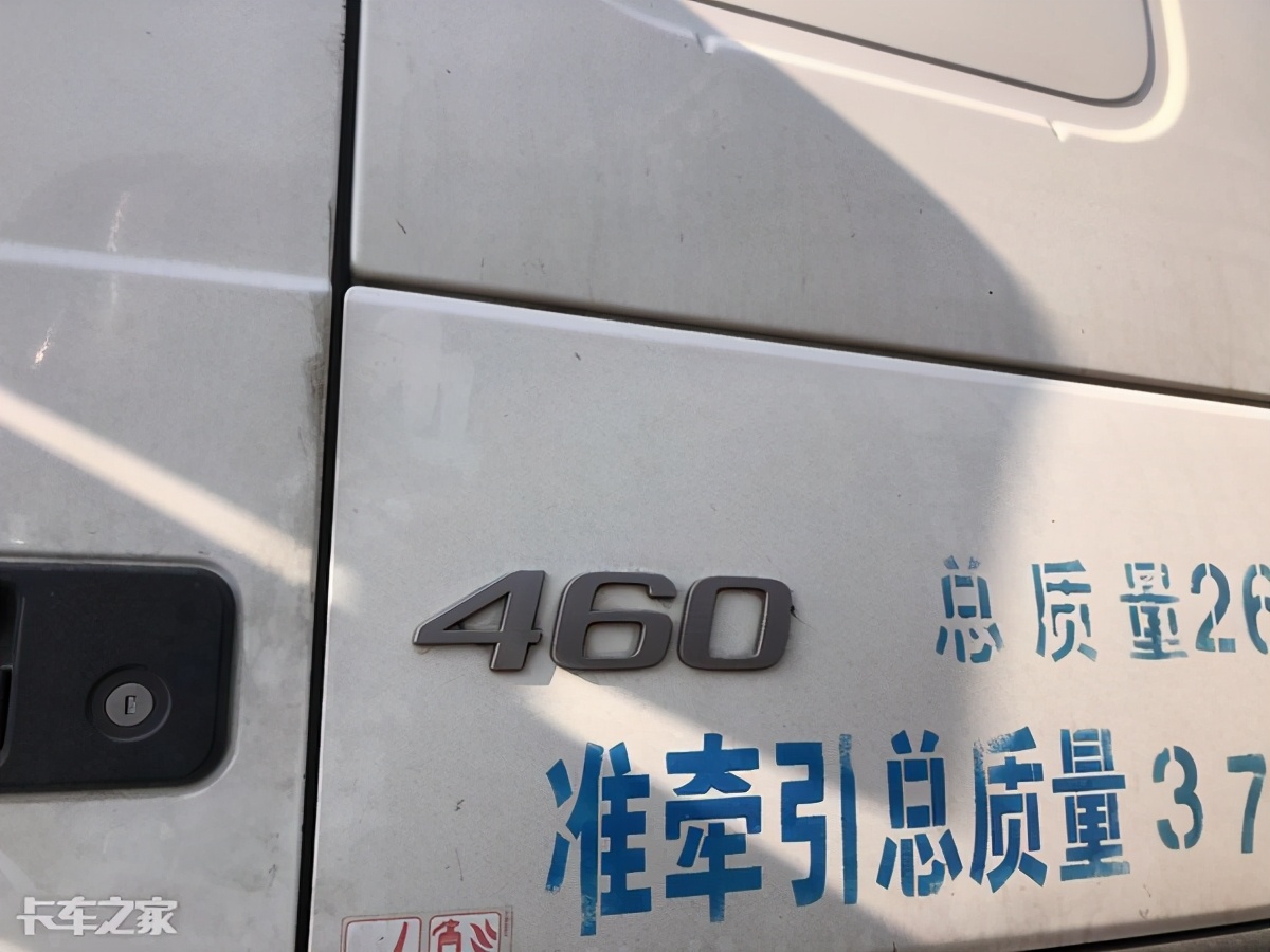 服役6年的沃尔沃FM牵引车，八成新却无人问津，令人唏嘘不已