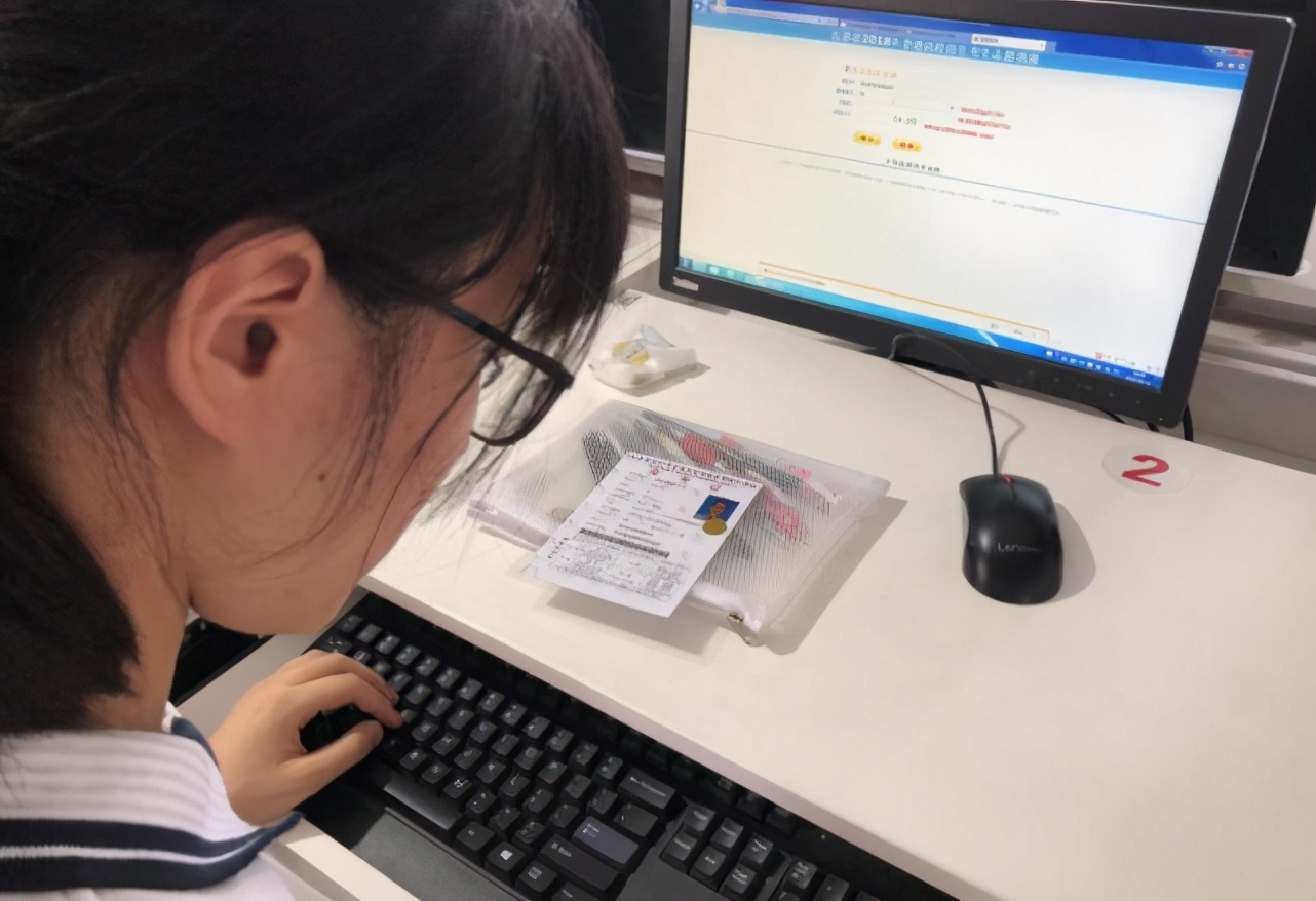 高考填报志愿也有“辅导班”，3000元的志愿咨询费，是智商税吗？