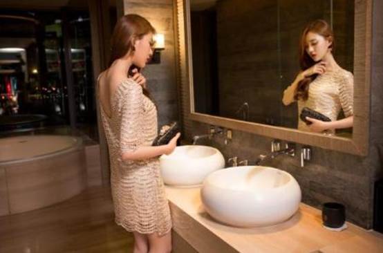 做陪酒女多少钱一个月(ktv陪酒女生那么多) - 价格百科