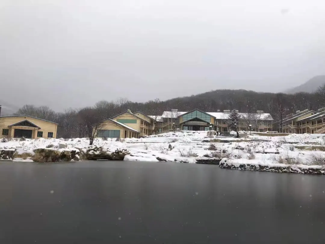 滑粉雪，逛溶洞，来最独特的“原始森林”闹个冬！