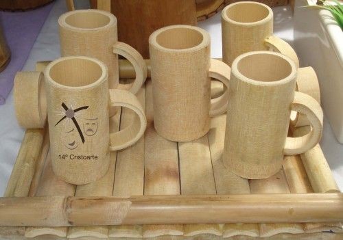 不起眼的竹子，也能浑身是宝，用它改做家具，桌椅、茶几样样不缺