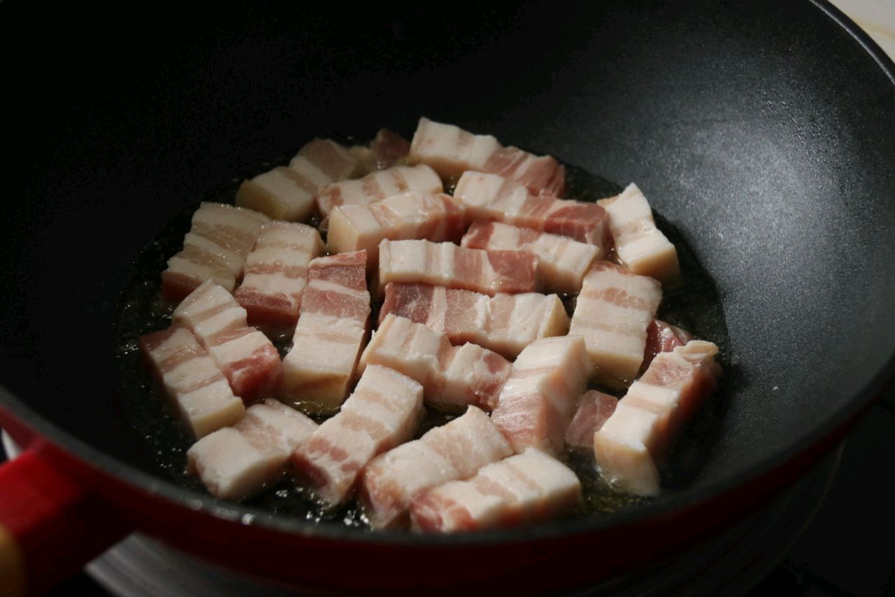 用蔓越莓来做一道红烧肉，酸甜够味，根本就停不下来