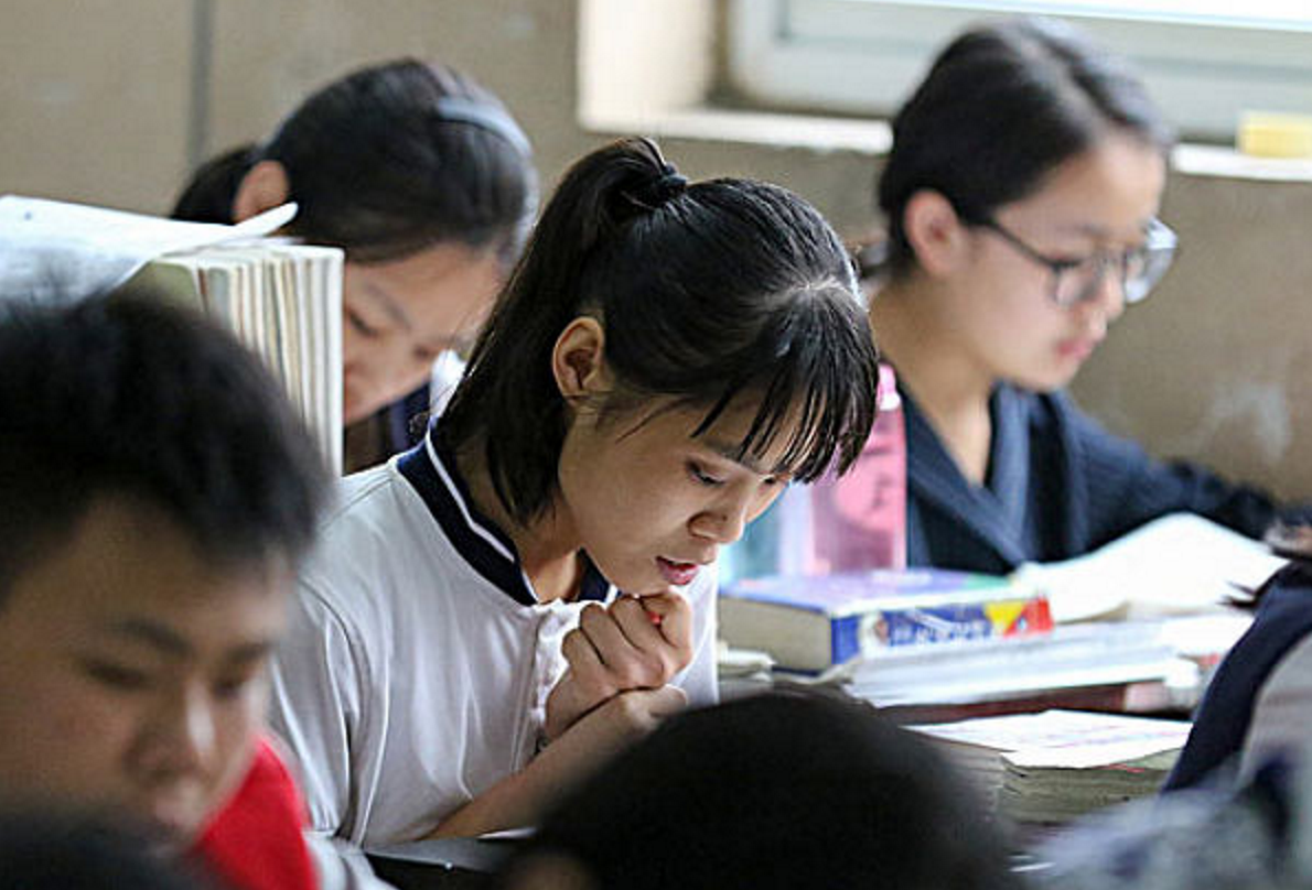 “河南600分”和“内蒙古400分”考生，上同一所大学，差距大吗？