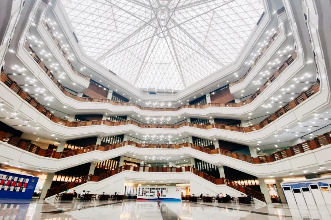 22考研还不知道如何择校？大学最高颜值的图书馆推荐