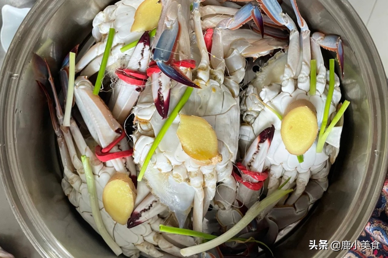 清蒸梭子蟹的做法(清蒸梭子蟹冷水蒸还是开水蒸)