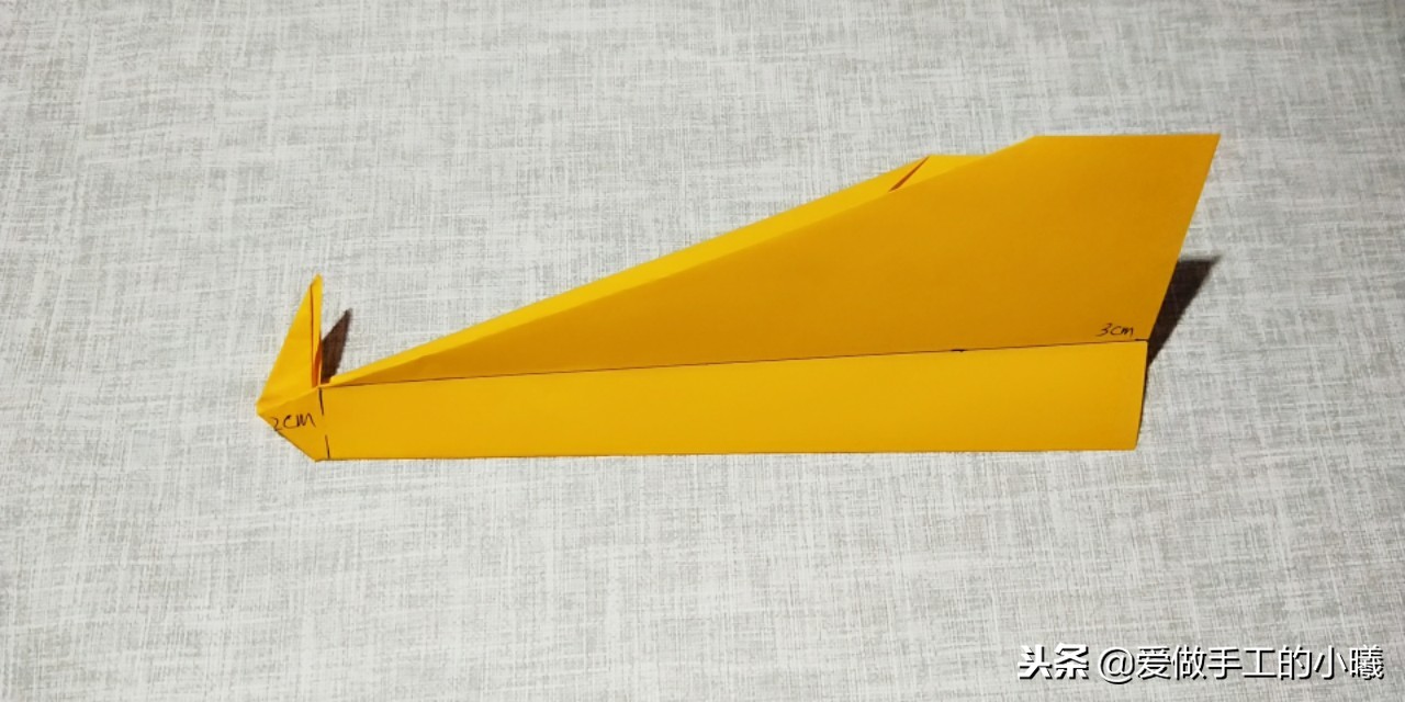 折纸教程：一张A4纸就能完成的折纸飞机，飞行能力棒棒哒