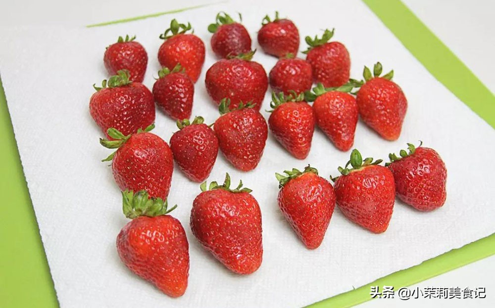 洗草莓，用盐还是用面？都不对，教你正确方法，农药脏东西都洗掉