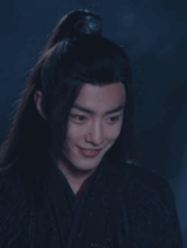 从普通人一跃成为当红流量小生，肖战的成功离不开她的支持，祝福