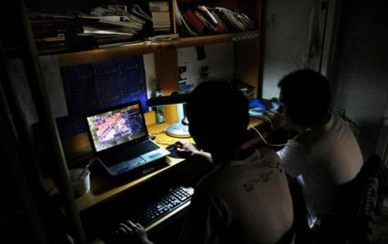 大一学习内容并不难，为何很多学生还会挂科？辅导员：只因这3点