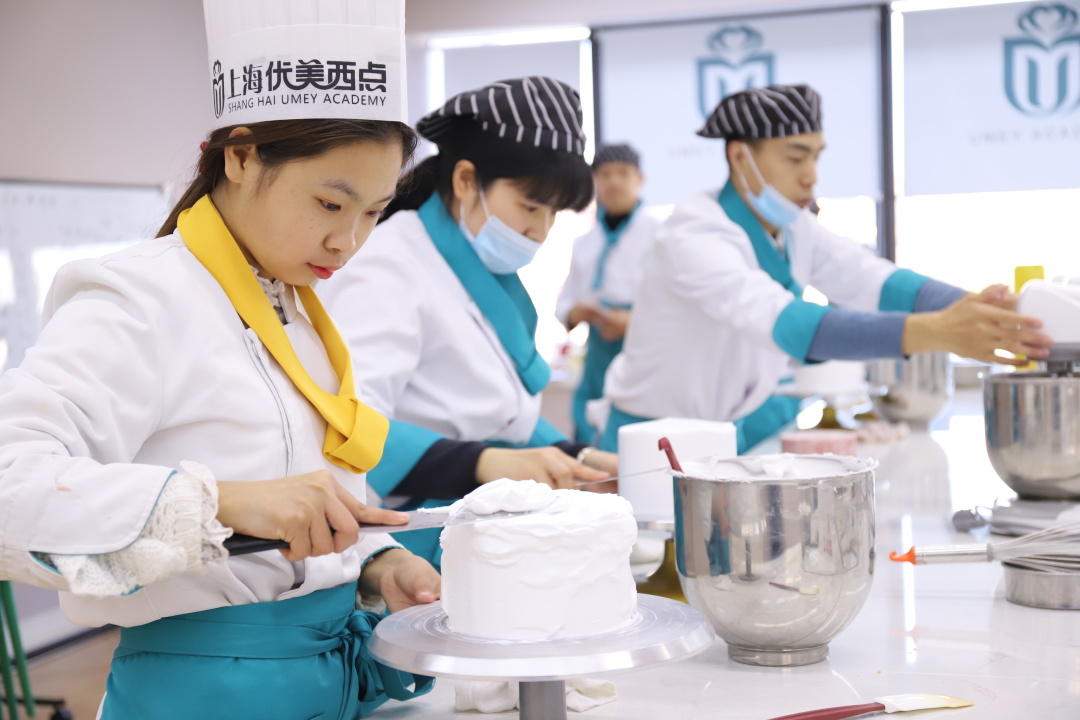 什么什么？这里学习西点烘焙没有门槛限制？