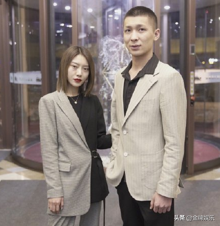 女友刘倩楠还原宏楠触电完整经过：当天下着雨，没钓鱼前就被电到