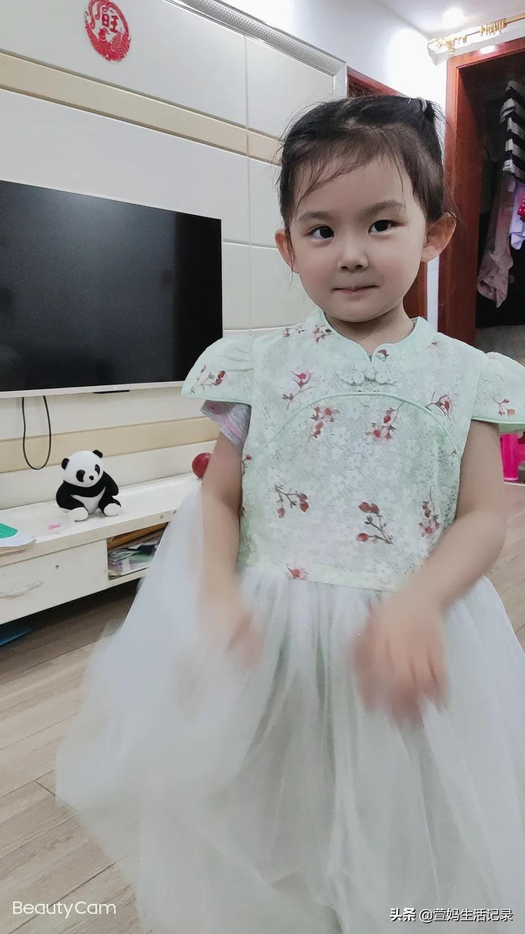 女儿考上普通大学，大姑姐送来三千红包和一块玉，感恩遇见好姑姐