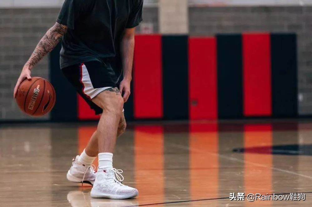 李宁驭帅13“䨻”升级版实战测评 驭帅13“䨻”和驭帅13对比测评