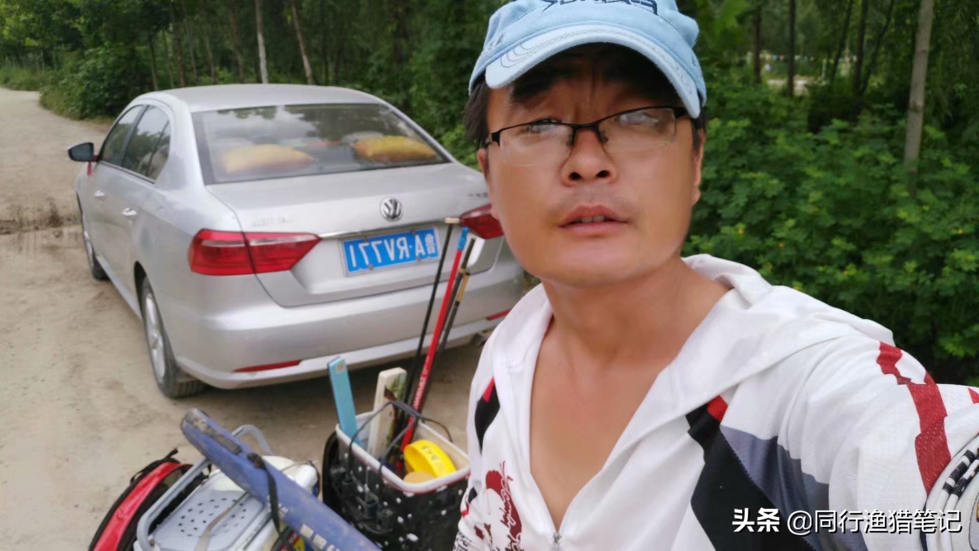 开了渔具店才知道，最先不敢来买货的是所谓的朋友，有的躲着走