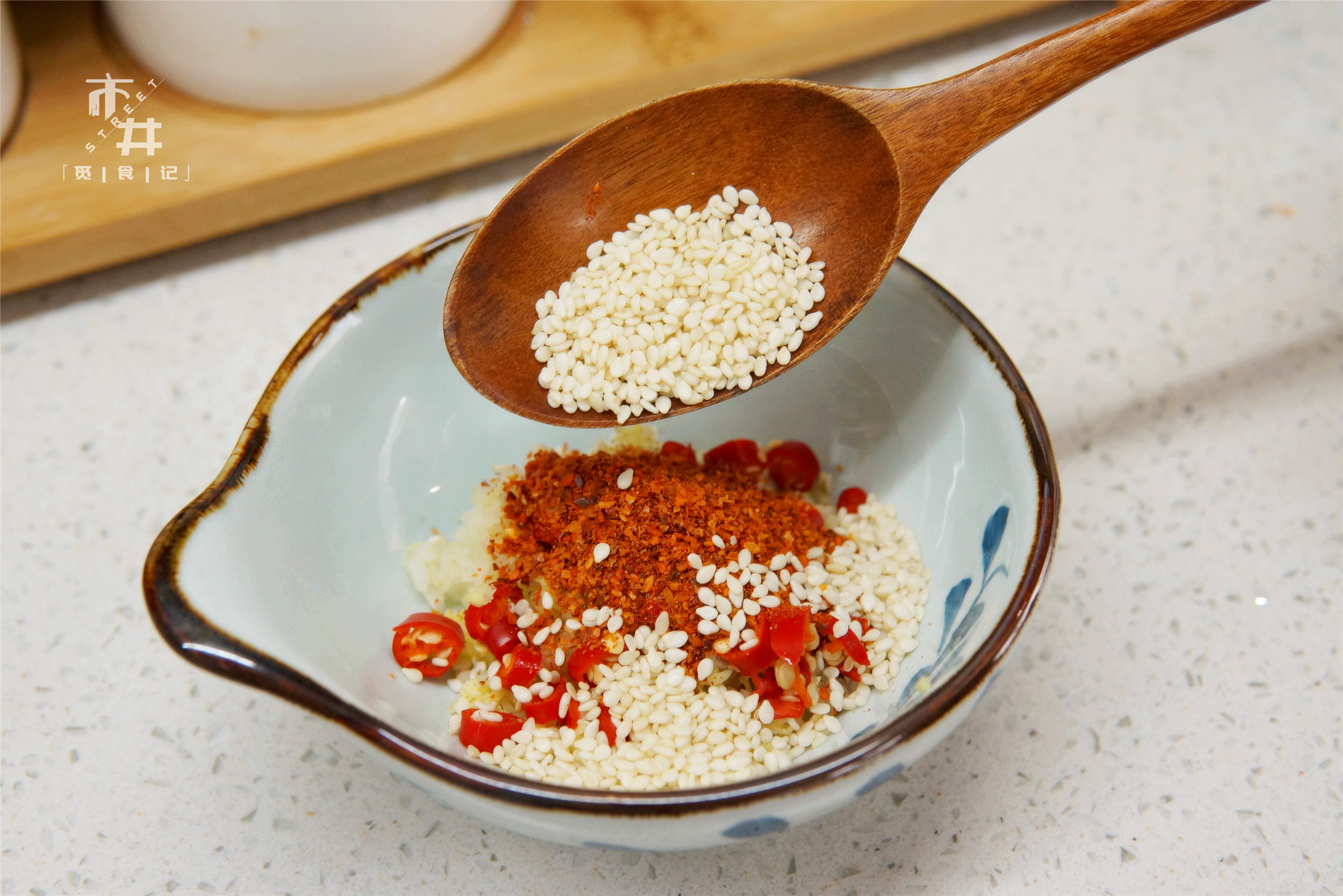 夏天做涼拌菜，学会饭店这3种“万能凉拌汁”，不管拌什么都好吃