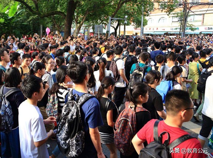 中国十所“贵族”大学，学费虽然贵得离谱，但毕业生却有三个好处