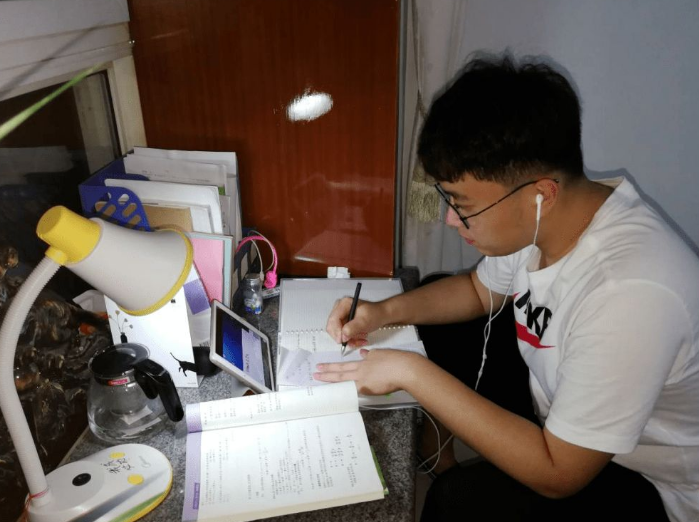 “考研”和“高考”谁更累？过来人的真实描述，看完太有代入感了