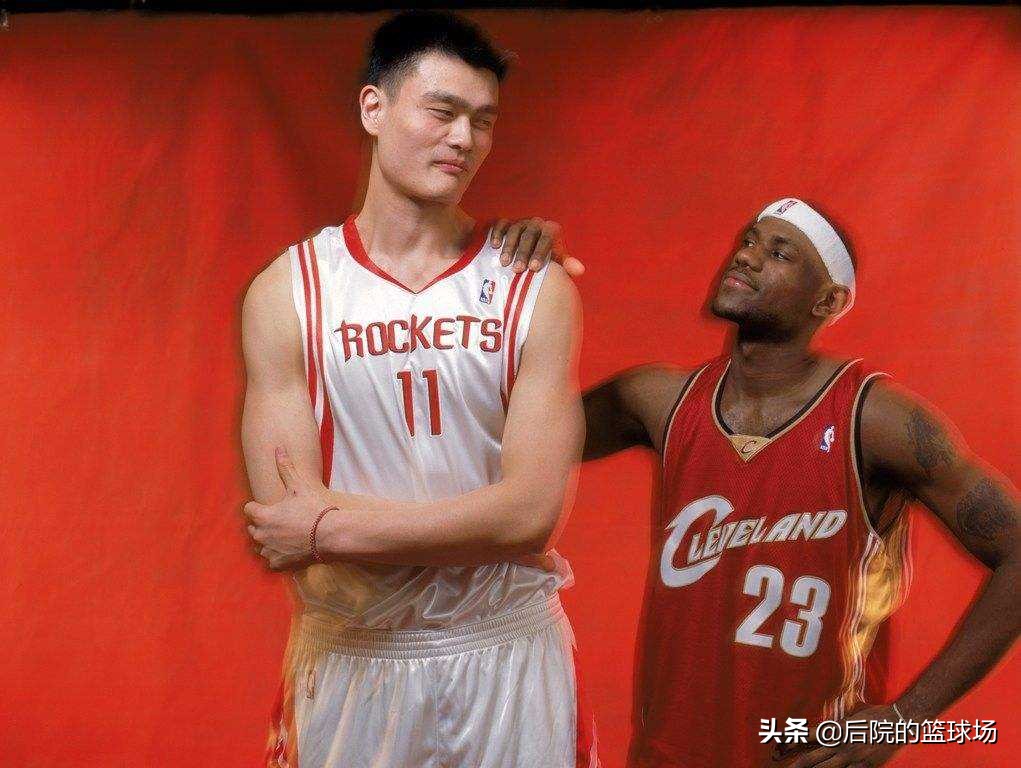 nba为什么没有李宁鞋(姚明在NBA为什么没有和国内运动品牌签约，反而拒绝耐克签锐步)