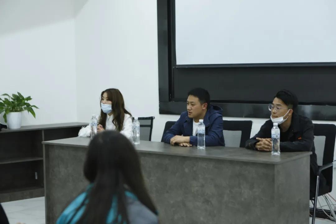 乌鲁木齐新华｜慰问一家一欧标装饰毕业实习生