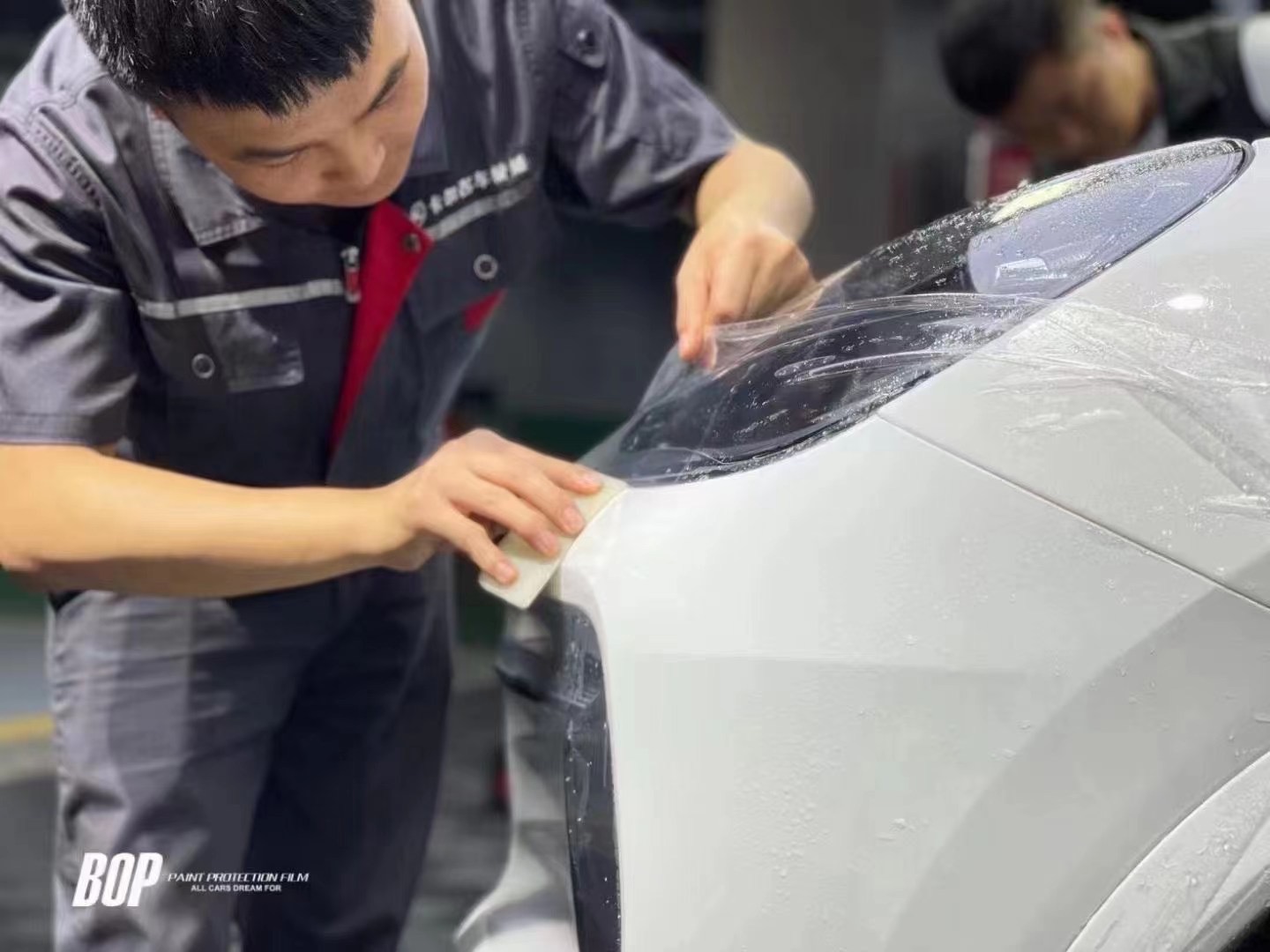 像极火辣的辣椒，来看看这辆保时捷卡宴