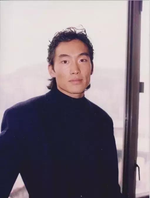 郑浩南三级(郑浩南:从"影坛一哥"沦落到"加钱哥",他到底经历了什么?