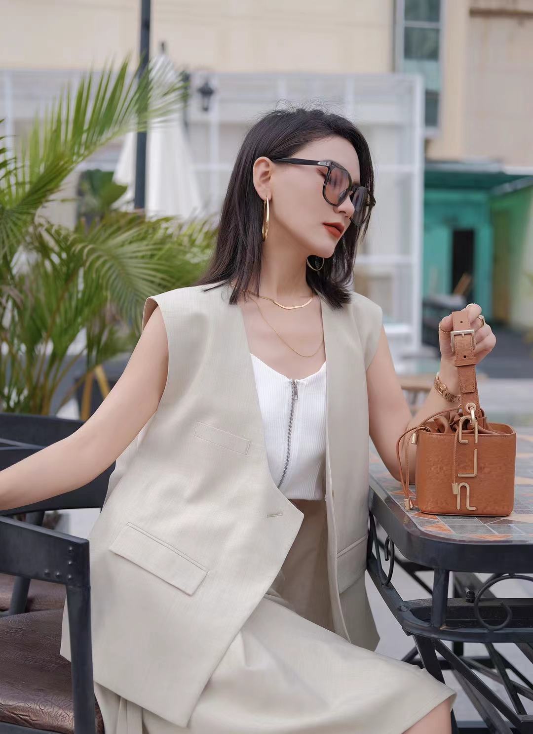 马甲应该如何搭配衣服?