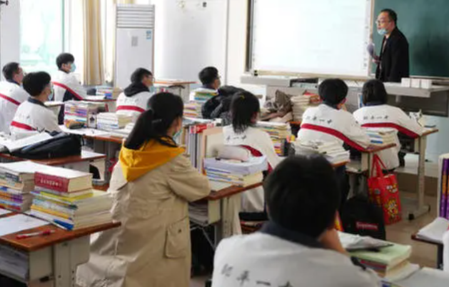 2021中小学寒假即将到来，各校陆续公布放假时间，最长的有40多天