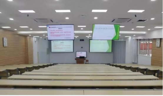 四川神仙高校：超20个食堂，宿舍三室一厅，有专属地铁站！网友：五星级体验！