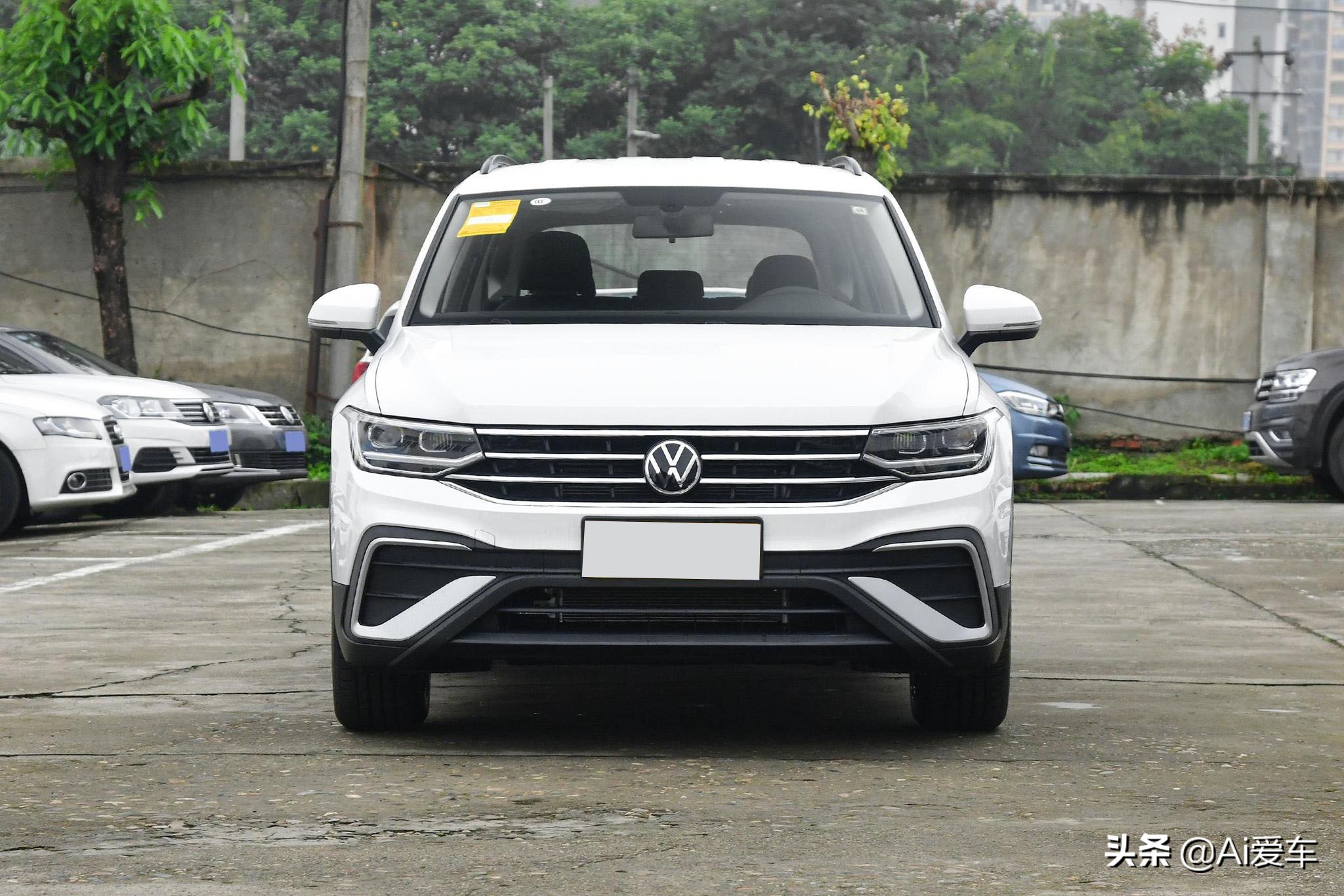加长大5座，德系热销家用SUV，油耗6.6L车价不错，实拍大众途观L