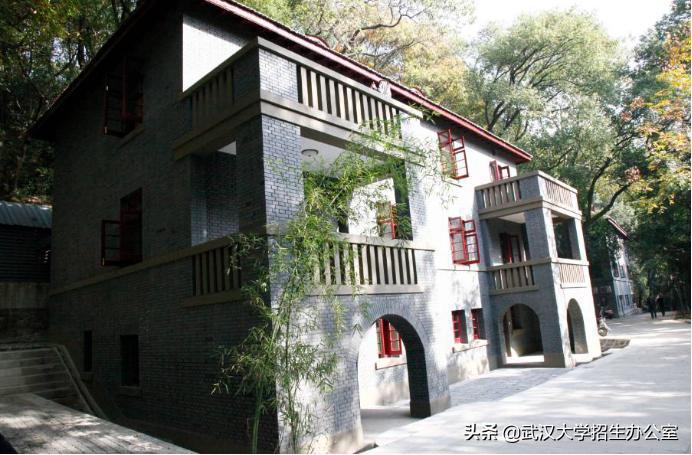 武汉大学：中国“最最最最最最最”令人向往的大学之一！