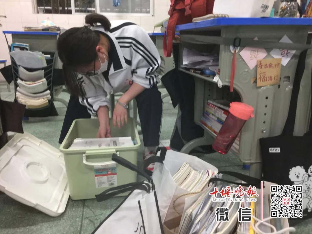 今天开学！刚刚在十堰这些学校拍下，这一幕等了太久