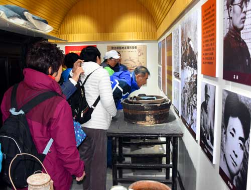 陕西旅游：甘泉雨岔大峡谷及周边行（图）
