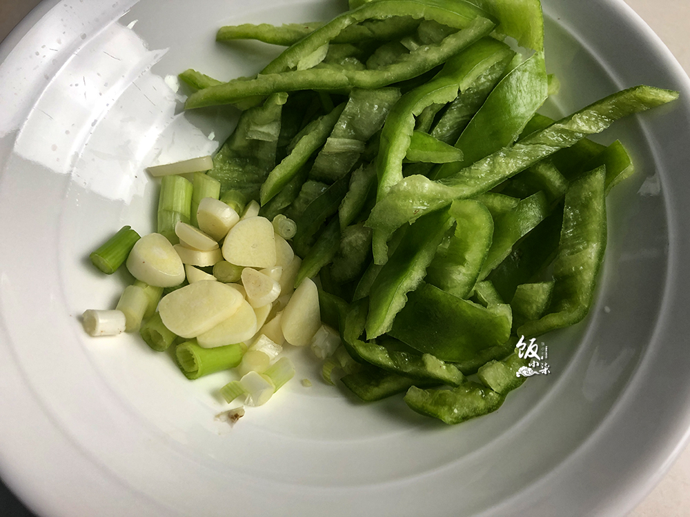鸡身上最脆嫩的部位，1只鸡就1小个，加辣椒一起炒，越吃越上瘾