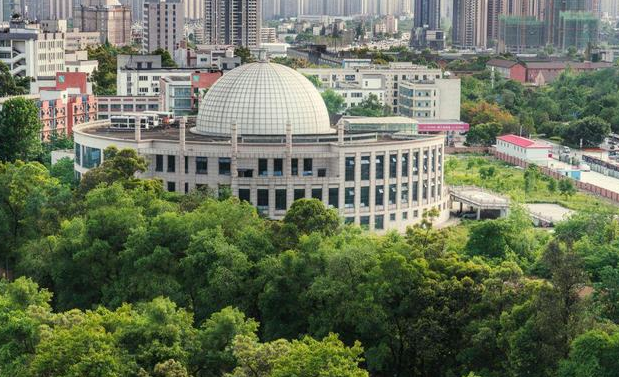 四川曾备受嫌弃的大学，如今扬眉吐气，完美逆袭后让考生高攀不起