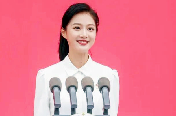 中国传媒大学校花冯琳，她实习去了哪？实习时如何做出适合的选择