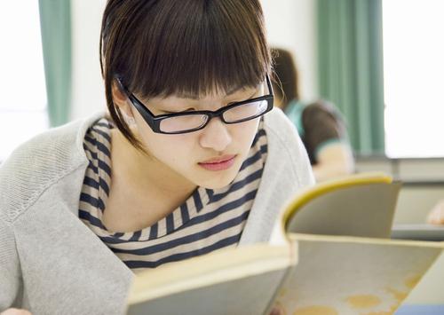 大学刚开学要带电脑去学校？听听学长的建议，不知道的很“吃亏”