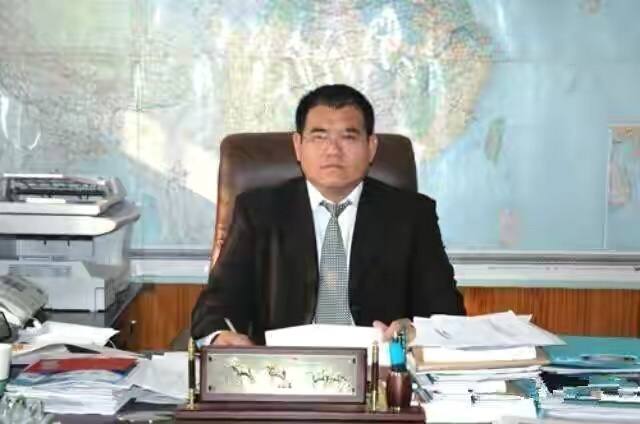 贾乃亮获微博“最美50人”；黄晓明：捐款超两亿不当笑话听