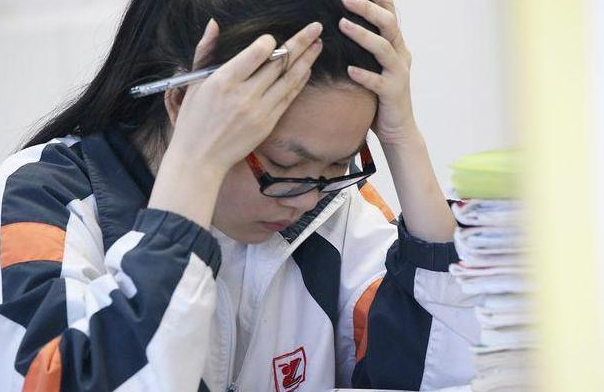 高考加分惹争议，烈士子女加分理所应当，其他人凭什么？