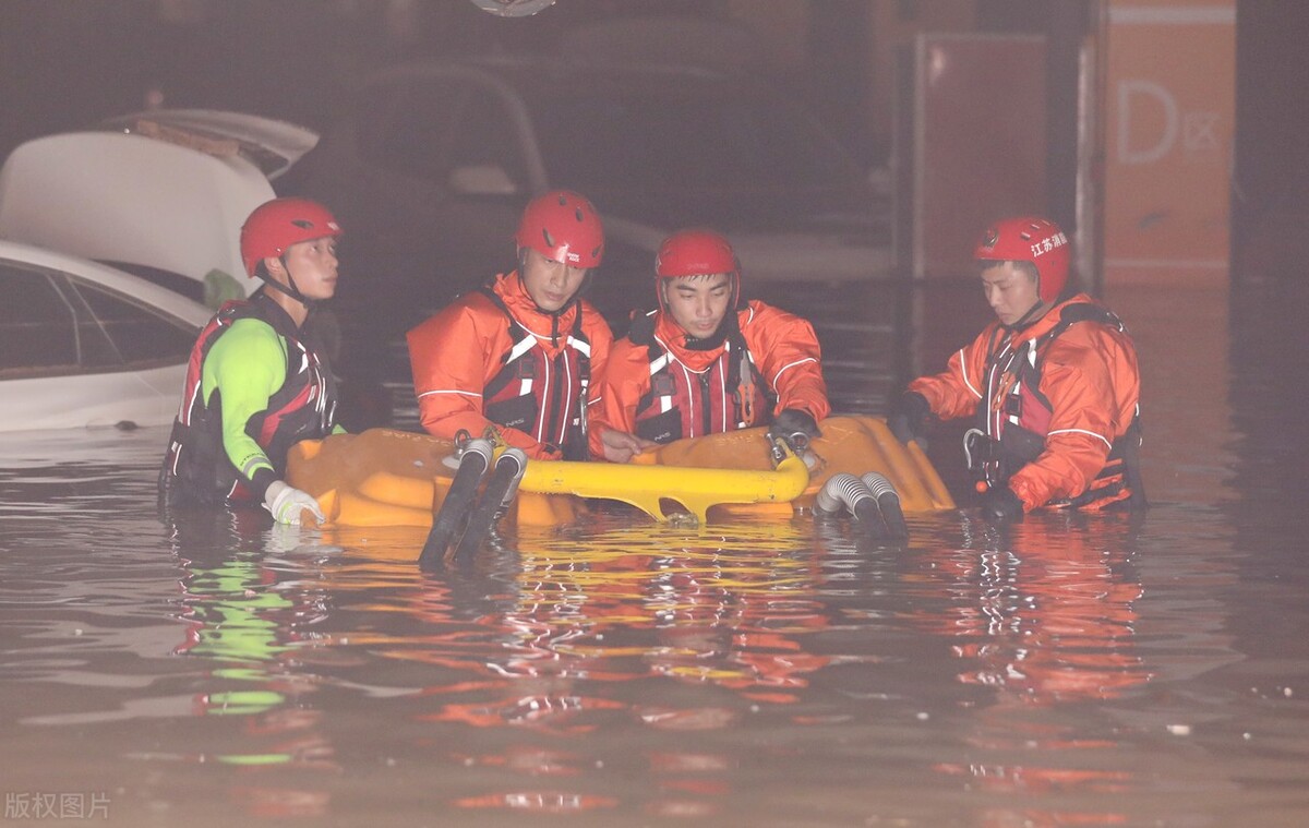 谨以此文献给那些在河南暴雨中勇敢前行无私奉献的人