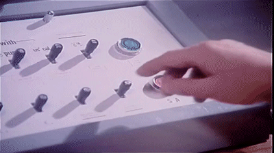 《潜伏》站长太太年轻时是有多美艳，中国第一部科幻片了解一下