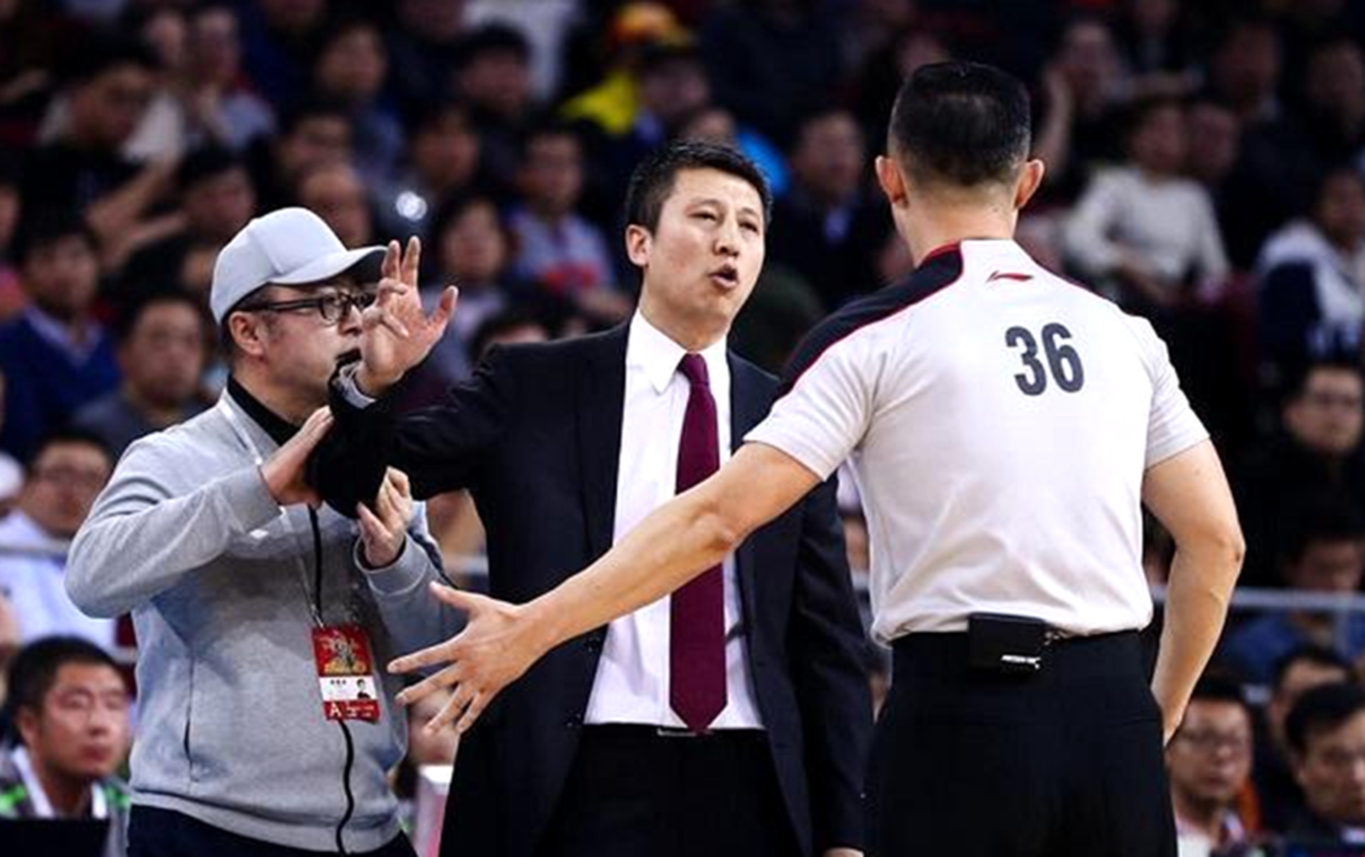 cba裁判为什么那么黑(著名"黑哨 瞎眼"竟然是国际级裁判,这是不是中国