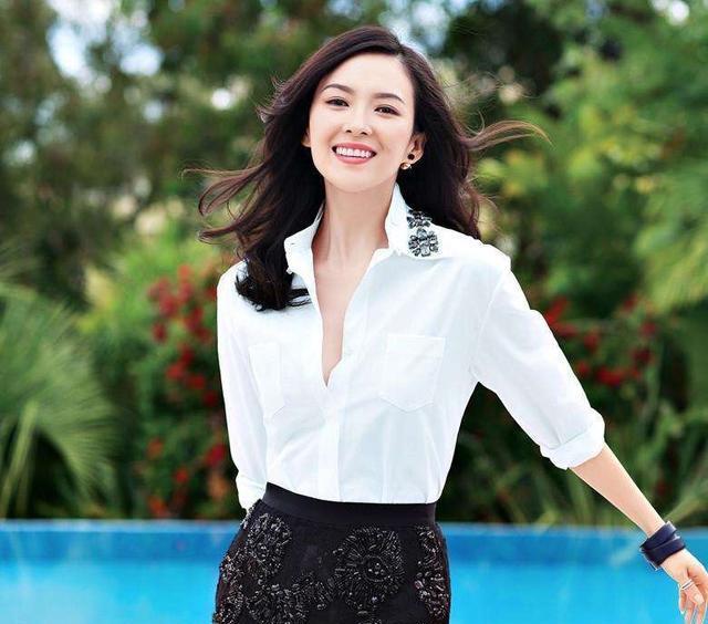 10位戛纳红毯上的国内女星：有人手握作品艳压，有人蹭拍走光出丑
