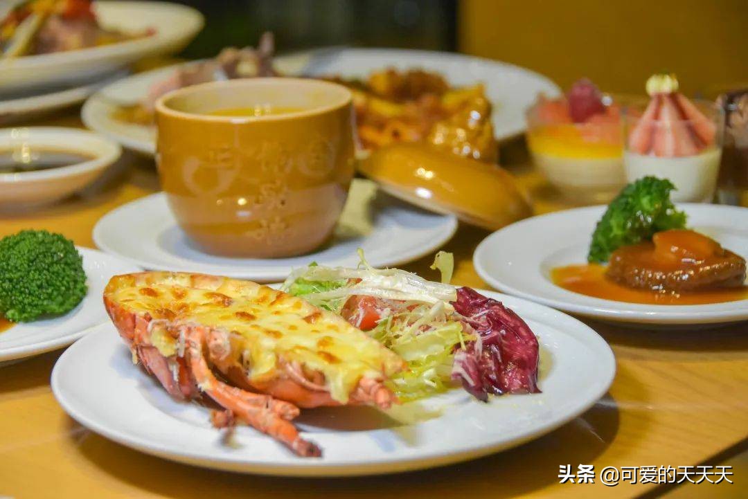 上海香格里拉海鲜集市厨艺秀，全是高端食材，网友：这下有口福了