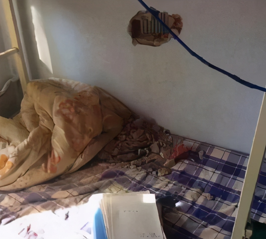 因寒碜出名的大学宿舍，部分图片引起不适，堪比招生“减”章