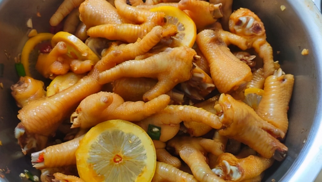 原来柠檬鸡爪做法这么简单，只需“一煮一泡”，学会不用出去买了