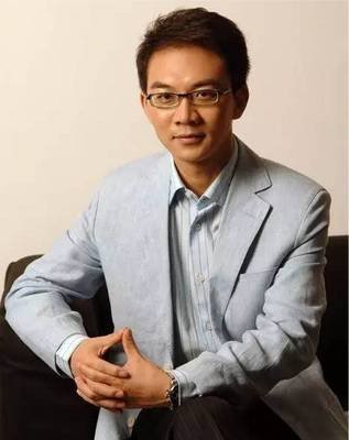 从央视名嘴沦为“阶下囚”，邱启明“被”卖保险，郎永淳却获力挺