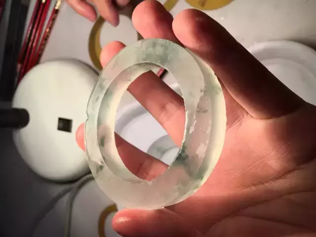 一条翡翠玉镯的诞生,经历了什么?