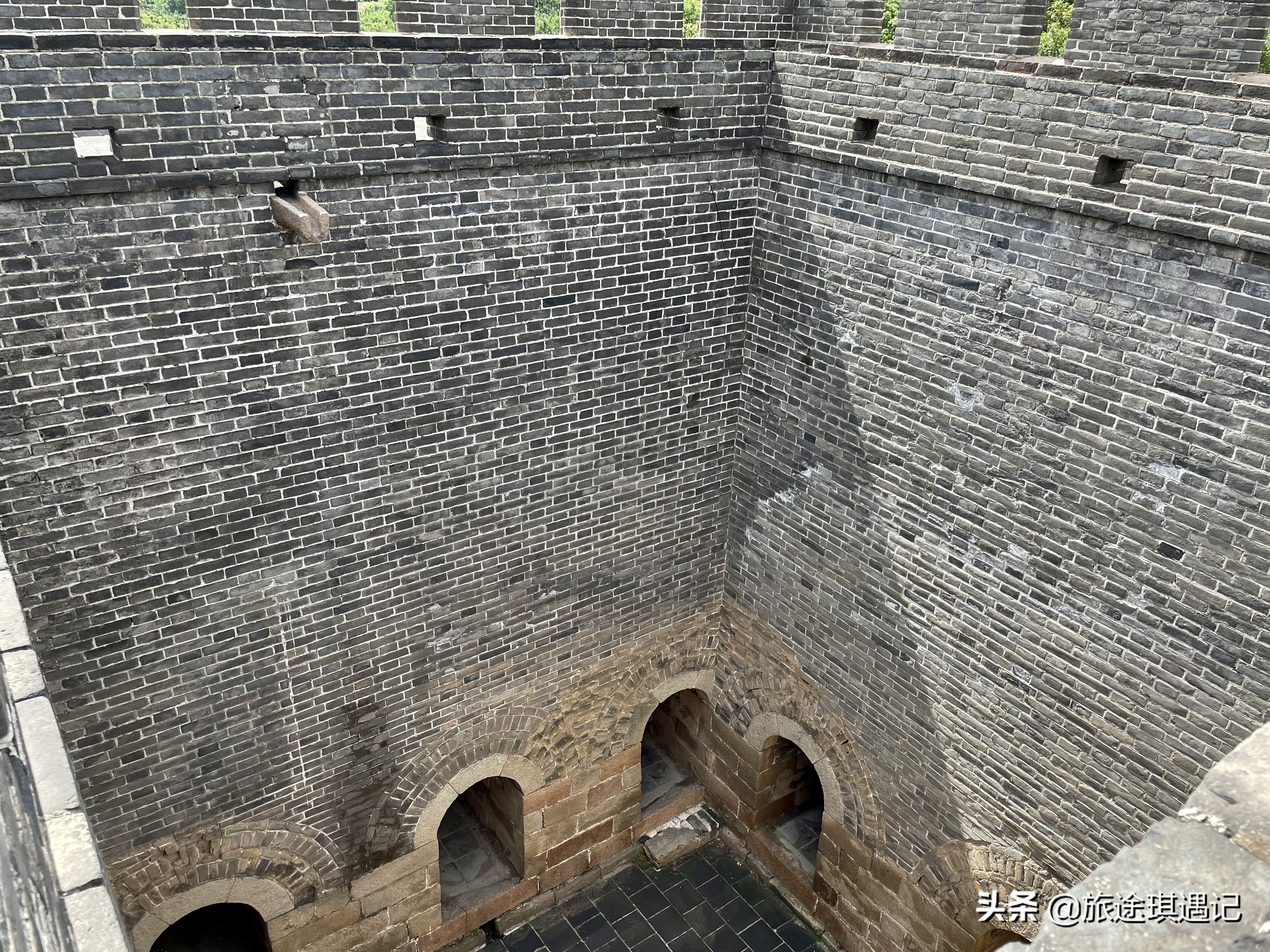 山海关凭啥是天下第一关？上过山下过海才知道其中奥秘，名不虚传