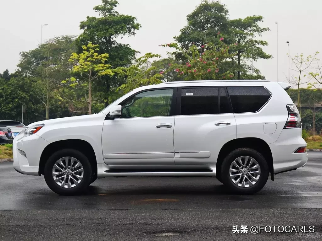 高配版“普拉多”！雷克萨斯GX 400实拍图赏，84万需要真爱！