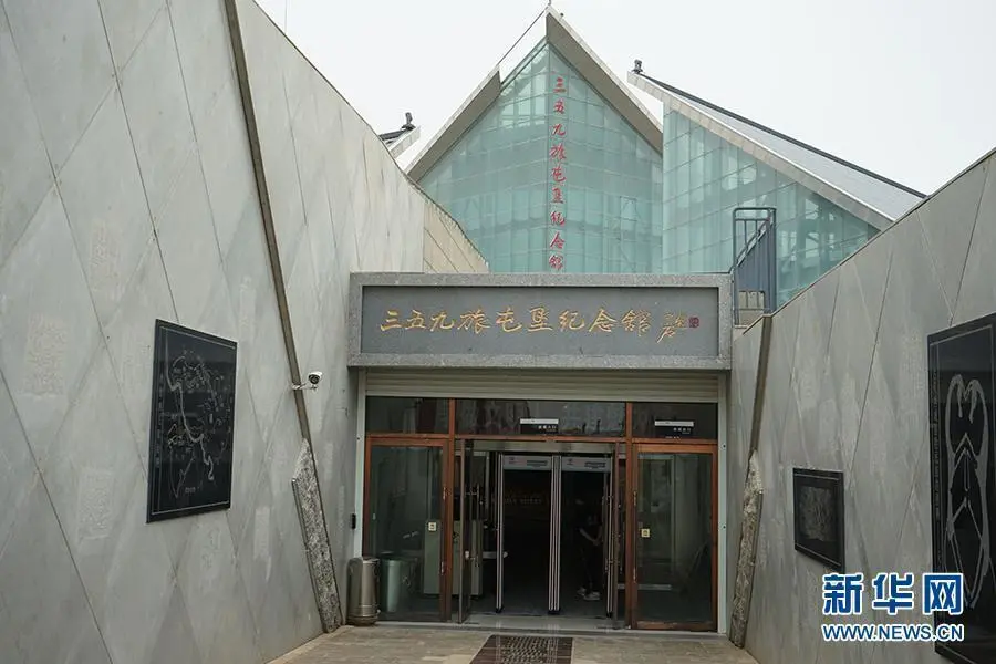 深度还原成都49中学生坠亡事件丨浙江衢州一凉亭垮塌，4人遇难